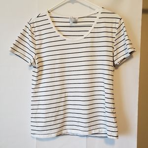 Divided White‎ & Black Stripe Short Sleeve Top